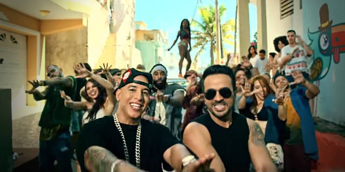 Despacito daddy yankee ft luis. Despasito. Луи деспасито. Luis Fonsi feat. Daddy Yankee. Vevo Luis Fonsi - Despacito ft. Daddy Yankee.