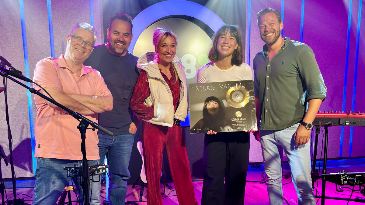 MEAU ontvangt gouden plaat voor Stukje van mij in De 538 Ochtendshow